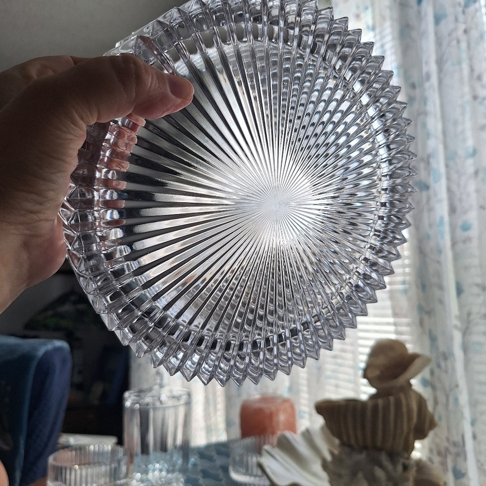 Mikasa Hostess Diamond Fire Cut Crystal Bowl - Picture 12 of 16